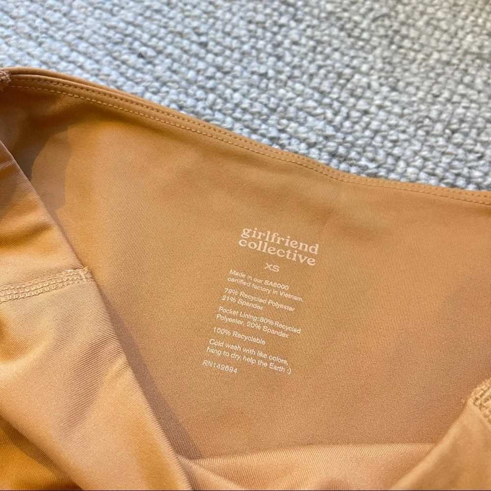 Girlfriend Collective Compressive Pocket Legging in Twig (XS) - Picture 8 of 9